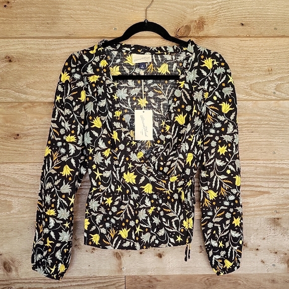 NWT Universal Thread Size XSmall Black and Yellow Floral Wrap Top - Picture 1 of 4
